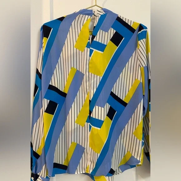 Halogen Graphic Print Long Sleeve Blouse - Size M - GUC - Picture 6 of 9